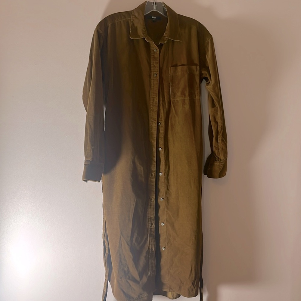Uniqlo shirt dress. Front button tie waist. 42” long. Long sleeve. Brown